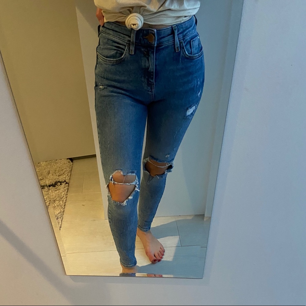 Size 2 distressed skinny jeans